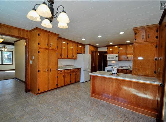 3rd image of 338 Old Whitmire Hwy