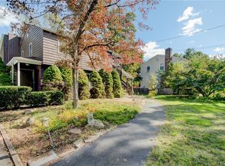 10 Sequassen Rd, Farmington, CT 06032