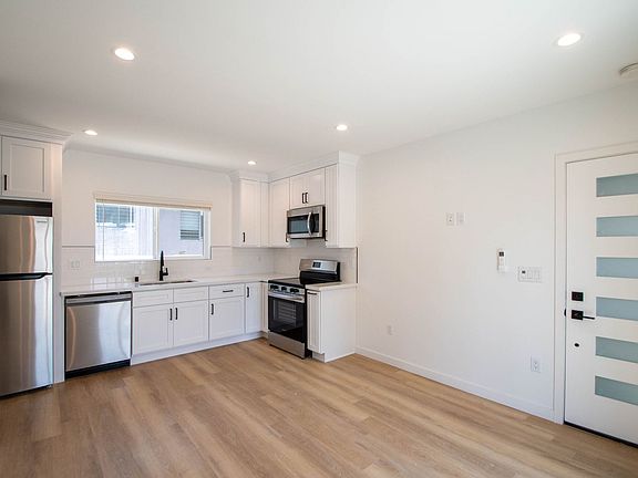 4th image of 4334 Mammoth Ave #4336-1/2