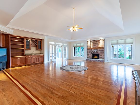 5th image of 400 Heartland Dr