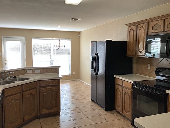 2nd image of 729 Ash Ln