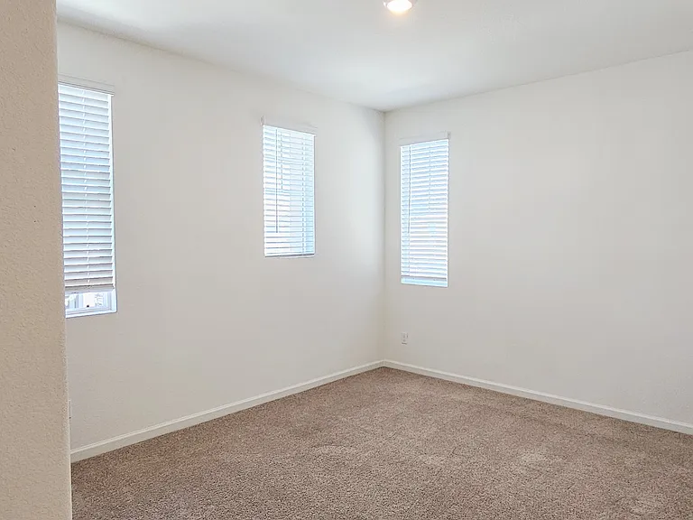 5444 Gallier Loop — Photo 21
