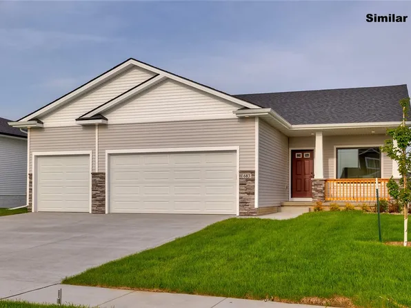 9824 Thorton Dr, Johnston, IA 50131