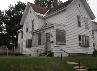 23 Park St, Gloversville, NY 12078