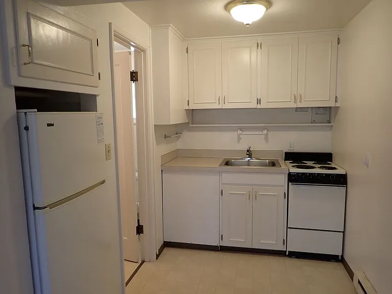 6412 Lake Grove St SW — Photo 4