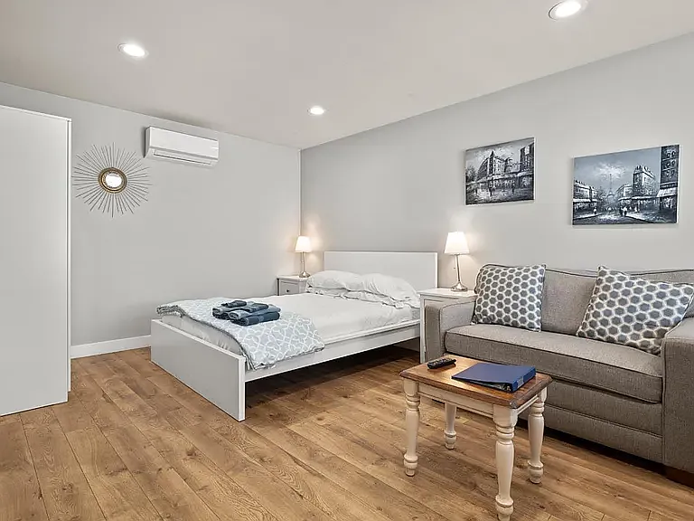 228 E Julian St #H — Photo 12