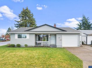 122 E Clackamas Cir, Woodburn, OR
