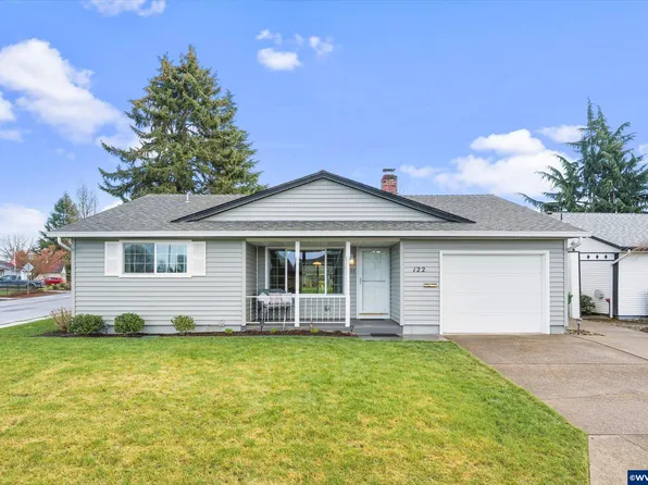 122 E Clackamas Cir, Woodburn, OR 97071