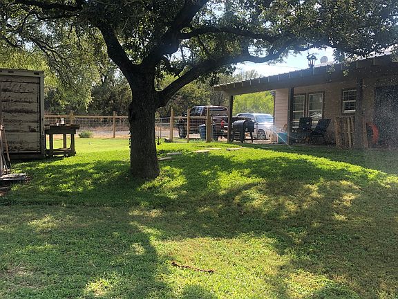 5th image of 327 E Briarway Dr