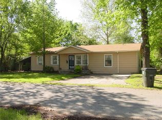 1118 W Skelton St, Okmulgee, OK 74447