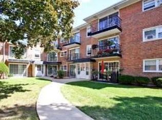 6853 N Northwest Hwy, Chicago, IL 60631