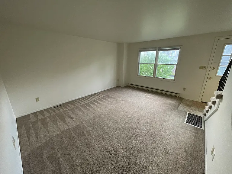 435 Cedarcrest Dr — Photo 11