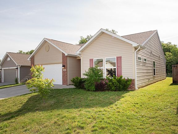 2nd image of 3121 Jasmine Ct