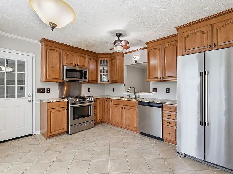 6824 Saint Julian Way — Photo 16