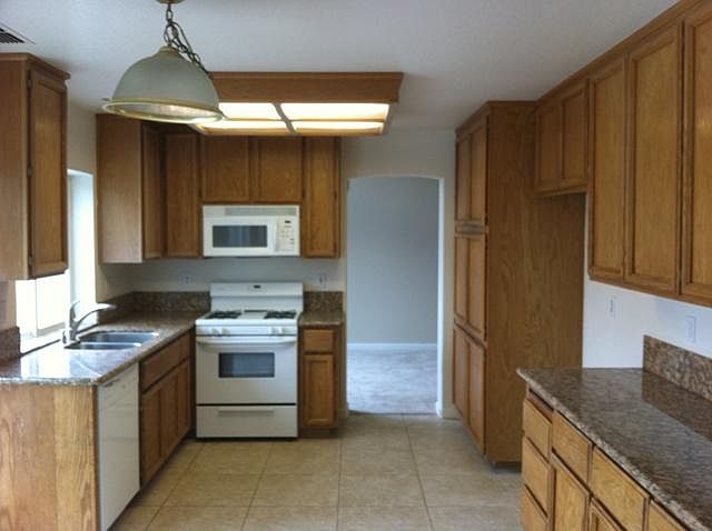 2nd image of 8287 Oakbark Ct