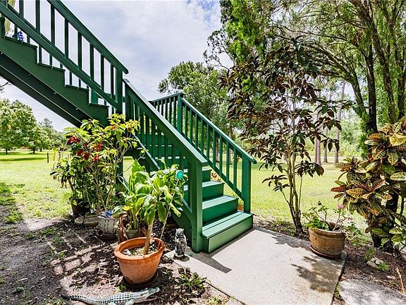 4th image of 9361 Heather Ln
