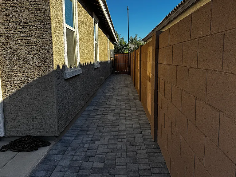 9434 W Turney Ave — Photo 11