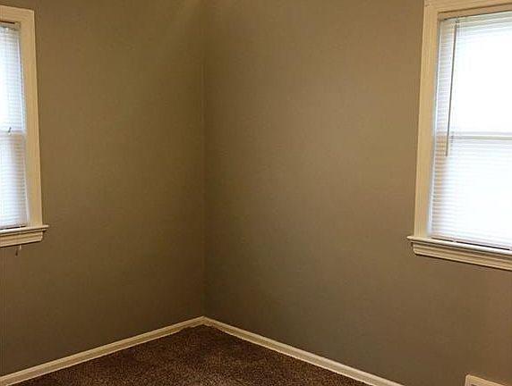5th image of 1735 Longwood Dr