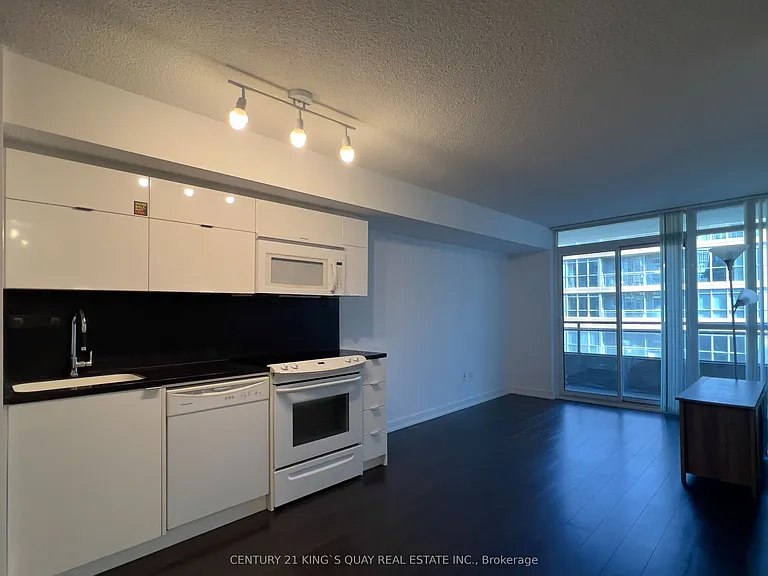151 Dan Leckie Way #836 — Photo 2