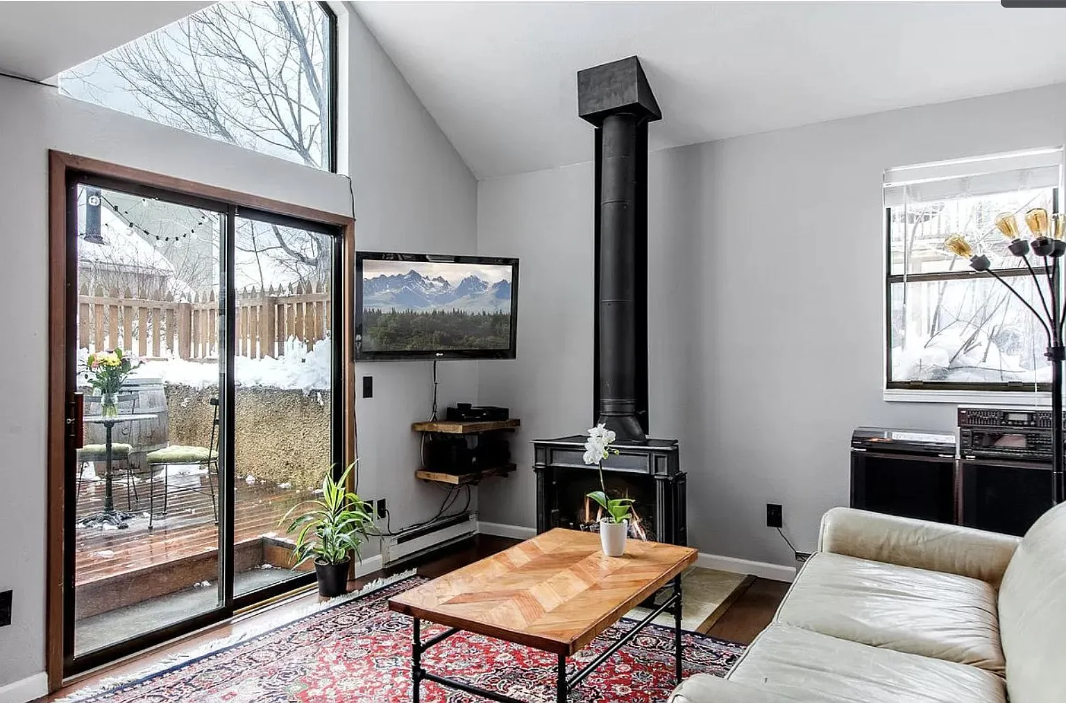 2 bed, 832 sqft, $2,700 — Photo 4