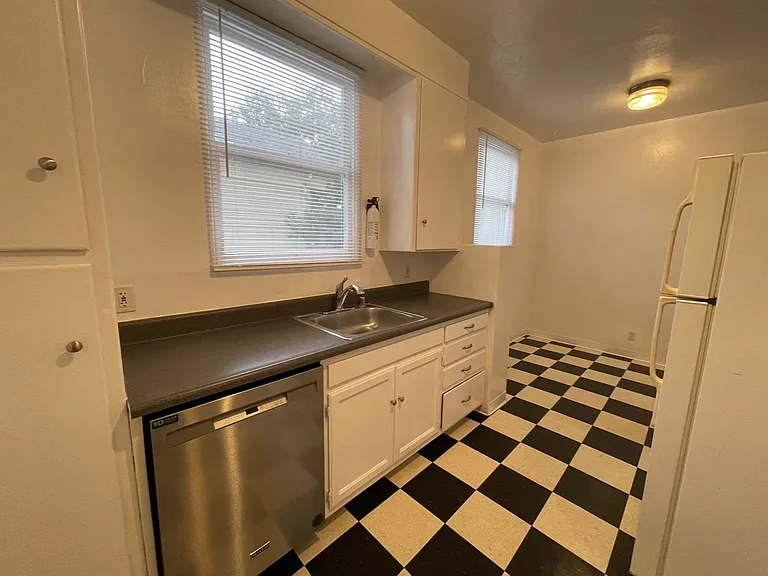 1229 Sacramento St #1 — Photo 8