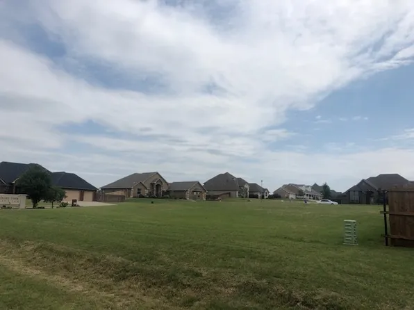 6001 NE Kimiko Ln, Lawton, OK 73507