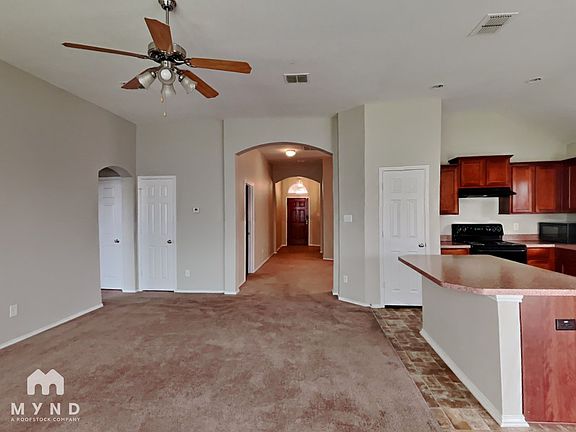 3rd image of 1019 Cottontail Dr