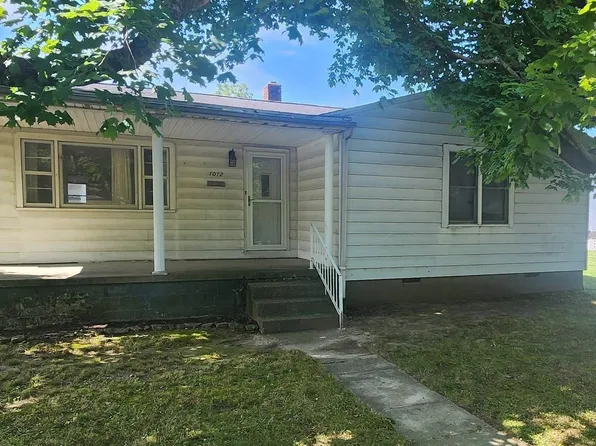 1012 E 11th St, Bicknell, IN 47512