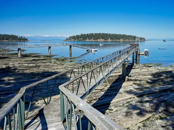 574 Arbutus Dr, Southern Gulf Islands, BC V0N 2J1