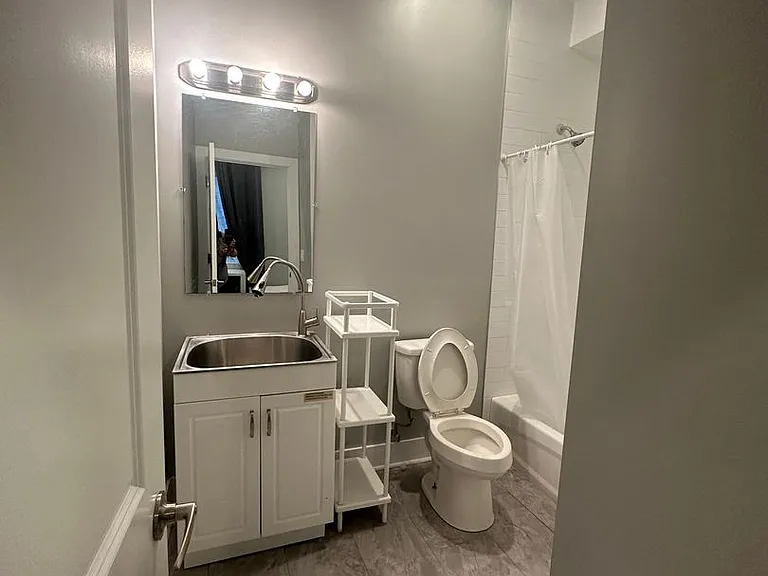 417 N Holly St — Photo 9