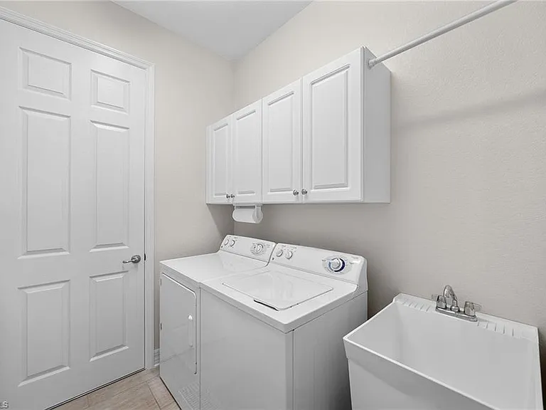 6542 Marbella Dr — Photo 28