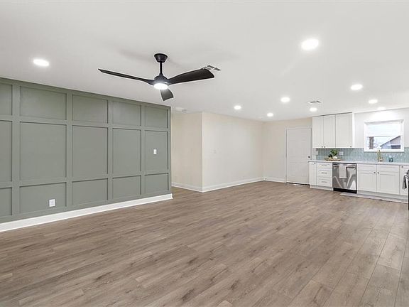 3rd image of 969 Avenue A
