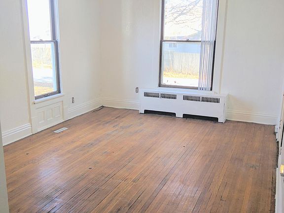 4th image of 315 Bullock St APT 1