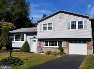 423 S Arthur Dr, Beverly, NJ 08010