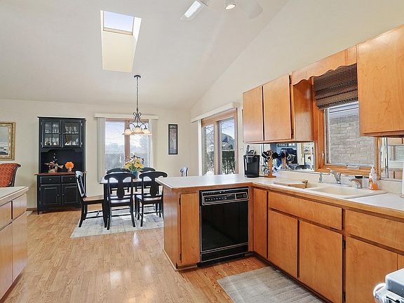 5th image of 14247 Brighton Ct