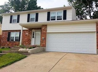 1027 Hearthstone Dr, Cincinnati, OH 45231