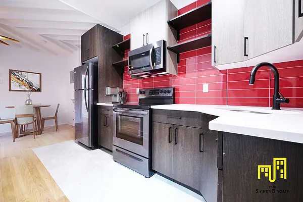 Rented by The Syper Group | media 11