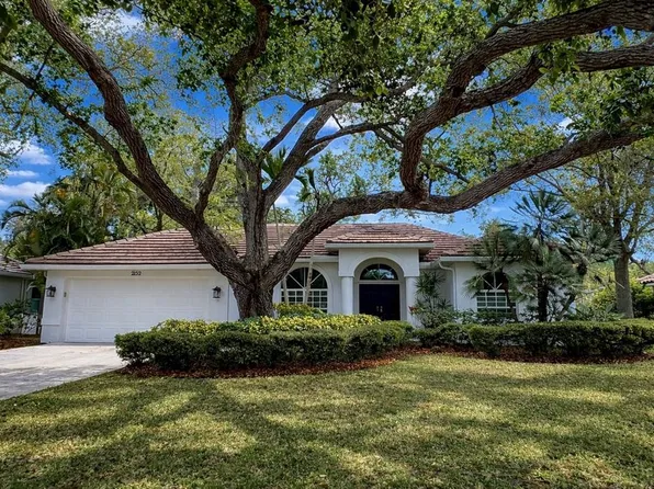 2152 Calusa Lakes Blvd, Nokomis, FL 34275