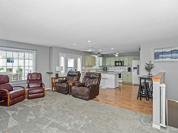 2nd image of 2519 Grand River Dr