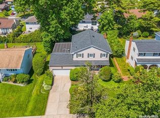 480 Old Courthouse Rd, New Hyde Park, NY 11040