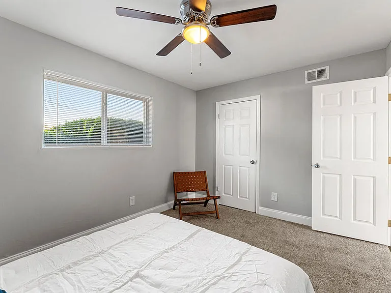 Balfour East Lake — Photo 37