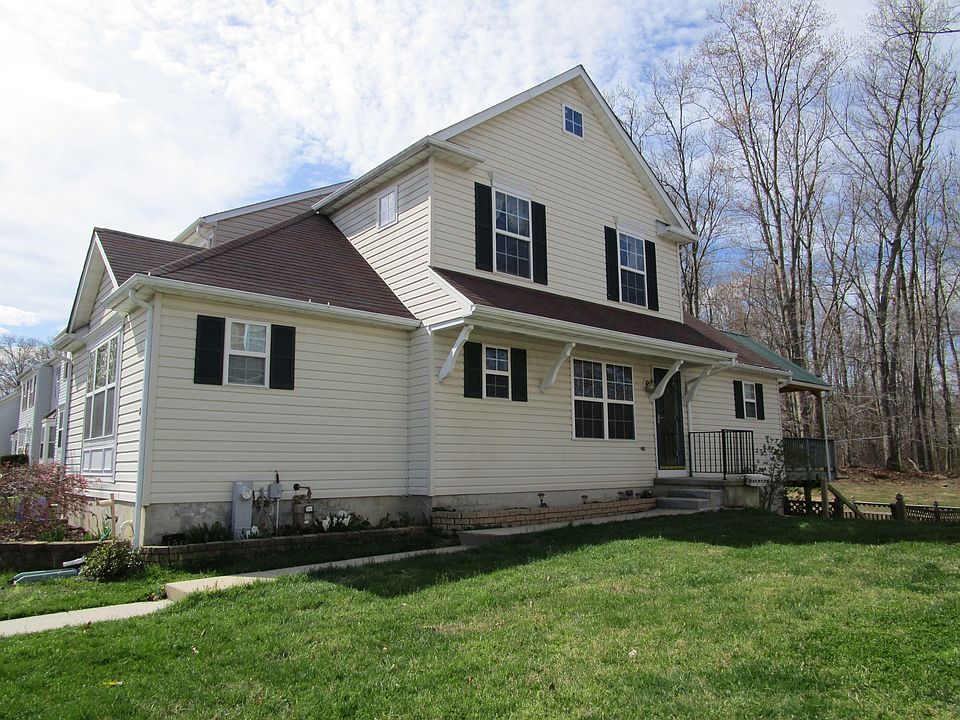 1st image of 228 Woodland Green Way