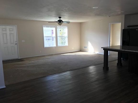 3rd image of 23029 Evergreen Cir