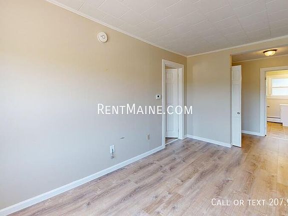 3rd image of 114 Riverside Dr Unit 2
