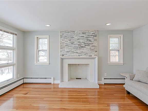 2nd image of 10 Harrington Dr
