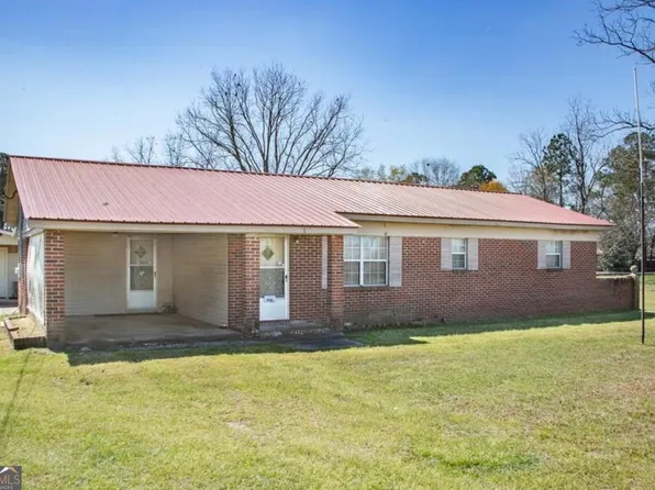 2817 Cherokee St, Waycross, GA 31503
