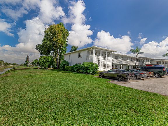 3rd image of 2901 SW 15th Street #102