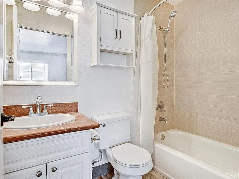 9144 Burnet Ave #32 — Photo 11