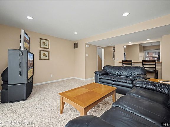 5th image of 2579 Kingstowne Dr