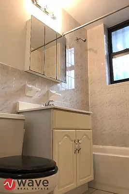 Rented by Wave Real Estate Group | media 21